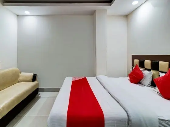 OYO 27696 Jai Ganesh Banquet Hall & Rooms - Oda