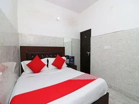 OYO 27742 Zaki Hs Near Taj Mahal