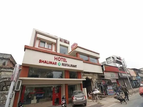 OYO 27921 Hotel Shalimar