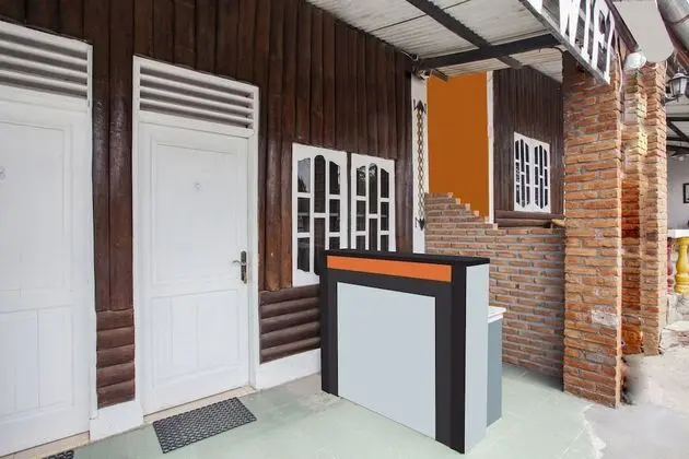 OYO 2799 Berastagi Backpacker Rooms - Lobi