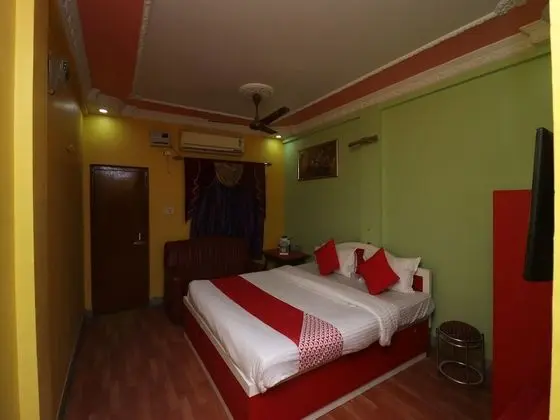 OYO 27996 Hotel Green Park