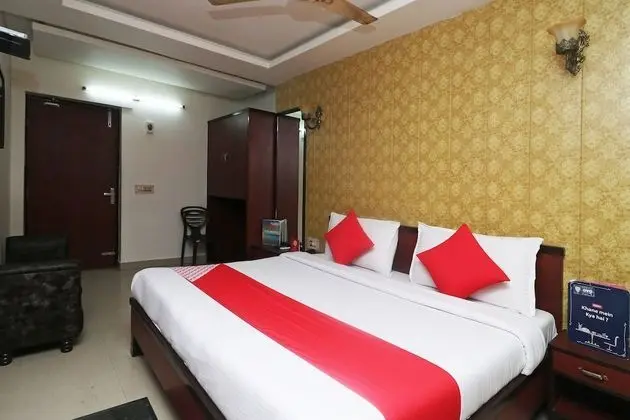 OYO 28053 Hotel Gayatri Palace - Öne Çıkan Resim