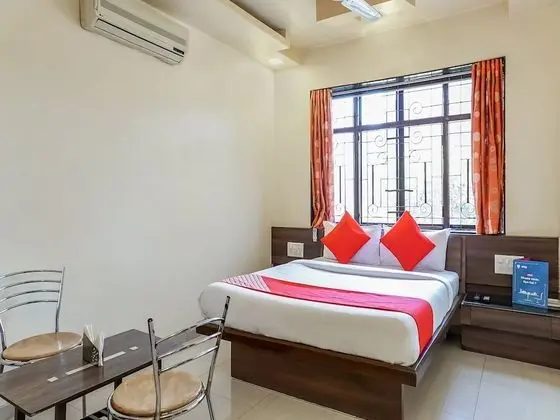OYO 28109 Regent Hotel