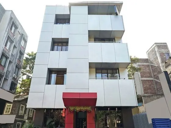 OYO 28109 Regent Hotel