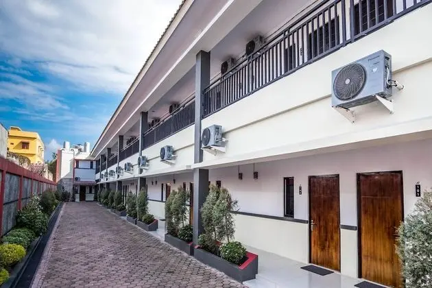 OYO 283 Helvetia Residence