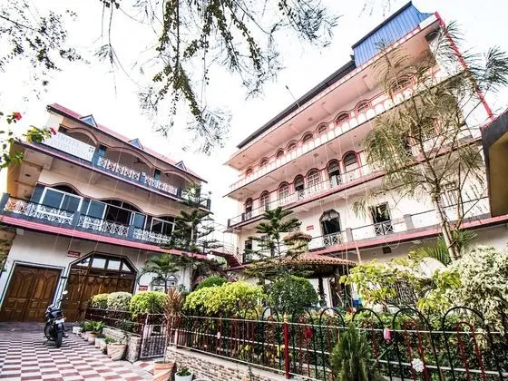 OYO 28557 Hotel M V International