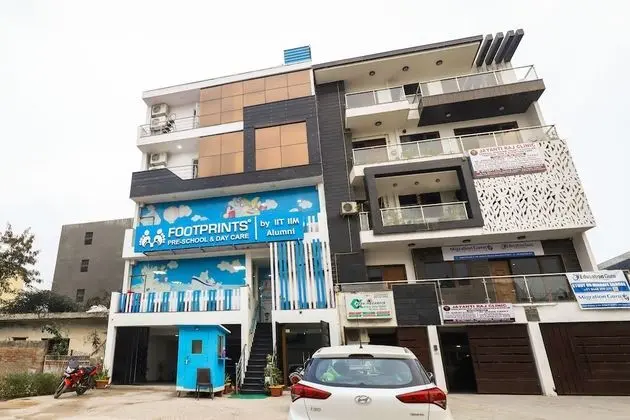 OYO 28606 Kavya Residency - Dış Mekan