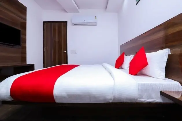 OYO 28606 Kavya Residency - Oda