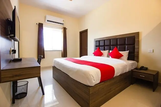OYO 28637 Gokul Grand