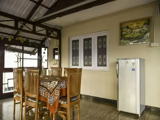 OYO 28641 Vijaya Deepa Guest House - Yerinde Yemek
