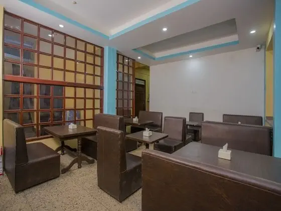 OYO 287 Hotel Buddha Palace - Yerinde Yemek