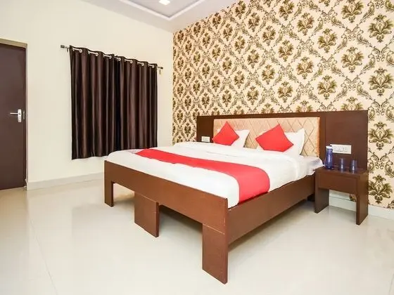 OYO 28740 Empire Greens
