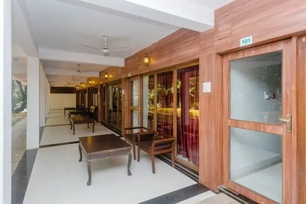 OYO 28759 Green Park Club Resort - Lobi