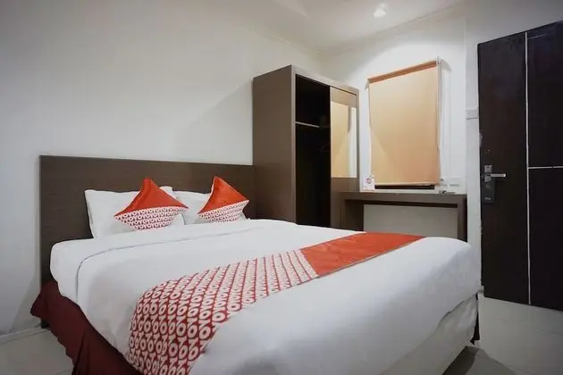OYO 2886 Her Mandiri Guest House