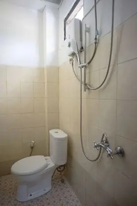 OYO 2886 Her Mandiri Guest House - Banyo Tipleri