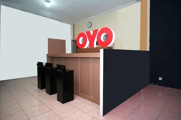 OYO 2886 Her Mandiri Guest House - Lobi