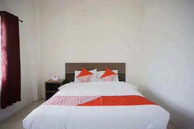 OYO 2886 Her Mandiri Guest House - Oda