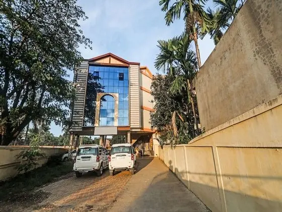 OYO 29042 Shuru Heights