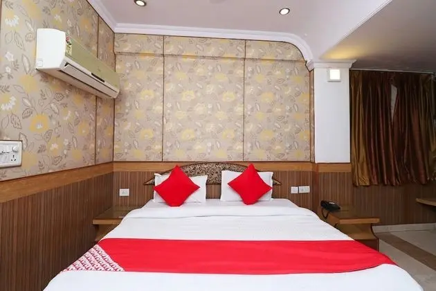 OYO 29051 Hotel Solitaire & Restaurant - Oda