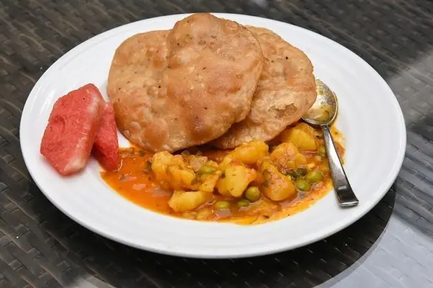 OYO 29051 Hotel Solitaire & Restaurant - Yerinde Yemek