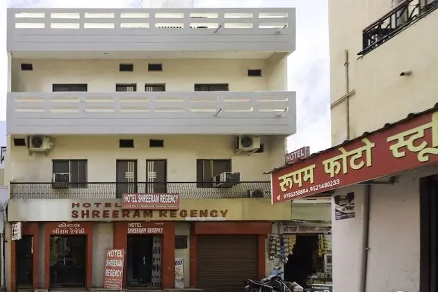 OYO 29057 Shree Ram Regency