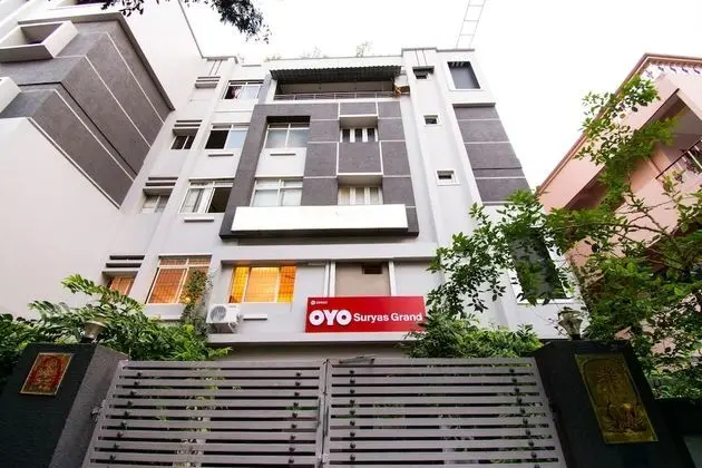 OYO 29061 Suryas Grand - Dış Mekan