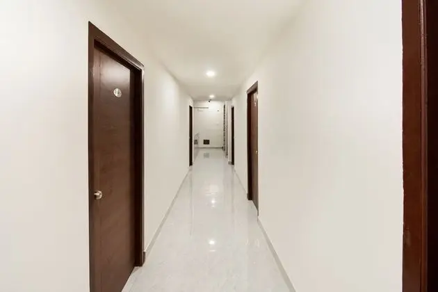 OYO 29061 Suryas Grand - İç Mekan