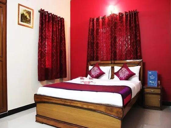 OYO 2916 Apartment Queen's Castle