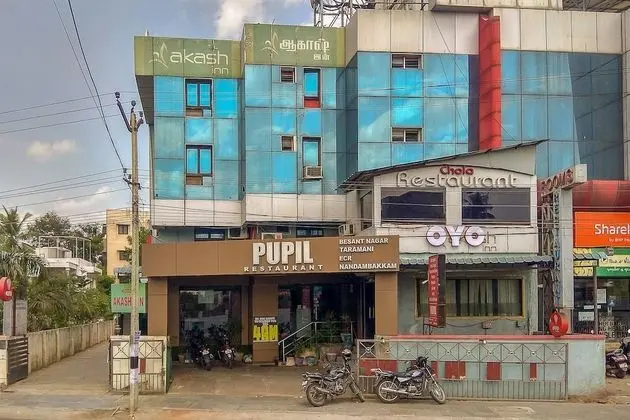 OYO 29267 Hotel Akash Inn