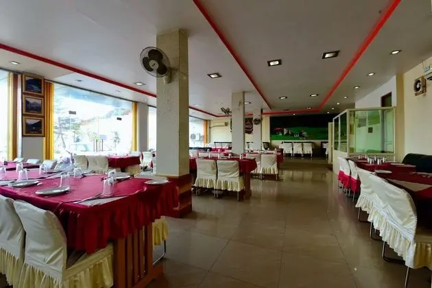 OYO 29302 Besillio Grand Hotel - Yerinde Yemek