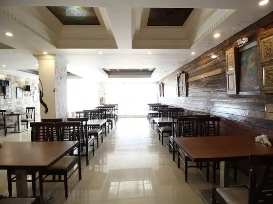OYO 29553 Hotel Essar - Yerinde Yemek