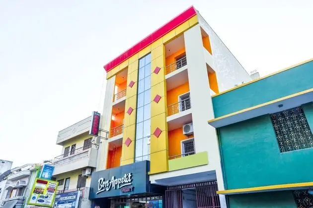 OYO 29878 Sri Abirami Inn - Dış Mekan