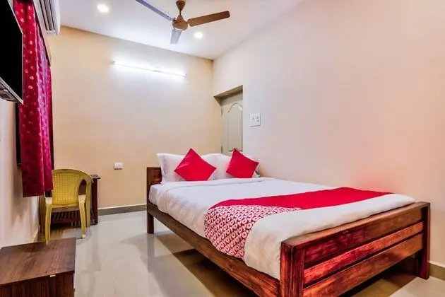 OYO 29878 Sri Abirami Inn - Oda