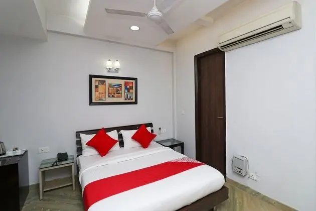 OYO 30421 Indelible Dilli
