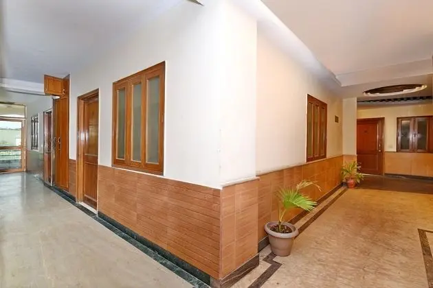 OYO 305 Hotel Rajdeep Palace - Lobi