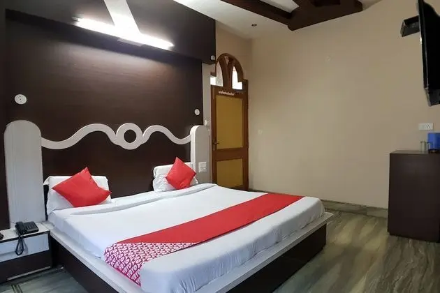 OYO 30576 Satyam Regency