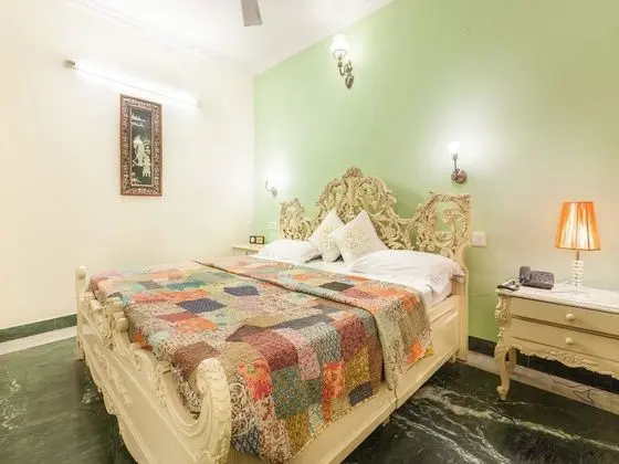 OYO 315 Hotel Tavern