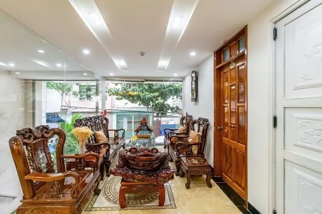 OYO 320 Le House Hotel And Studio - Lobi