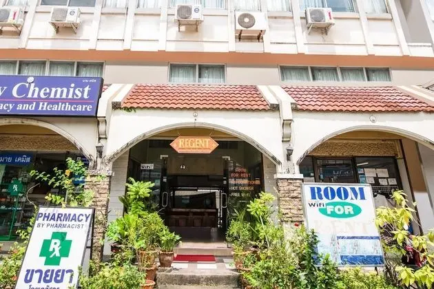 OYO 320 Regent 2002 Guest House