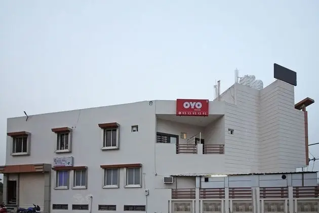 OYO 3202 Hotel Gayatri Residency