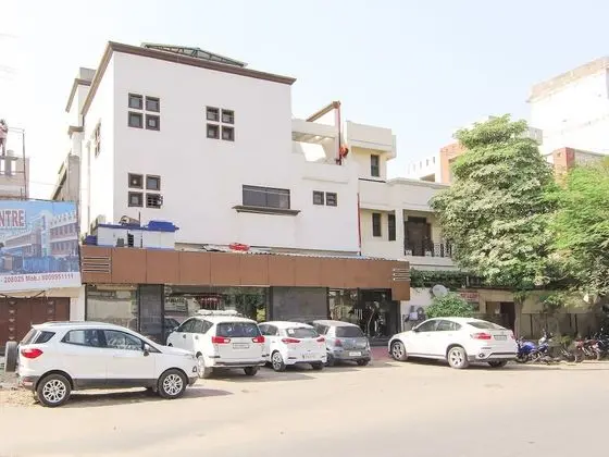 OYO 3232 Royal Inn