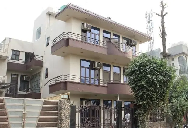 OYO 3251 Royal Inn