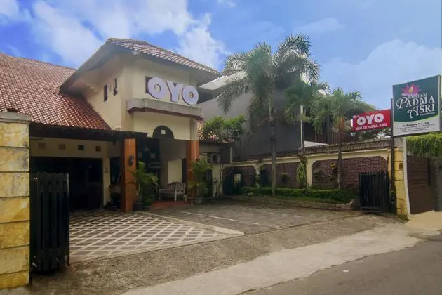 OYO 326 Ndalem Padma Asri Guest House