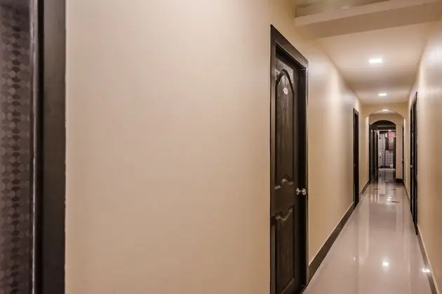 OYO 328 Hotel Royal Grand - İç Mekan