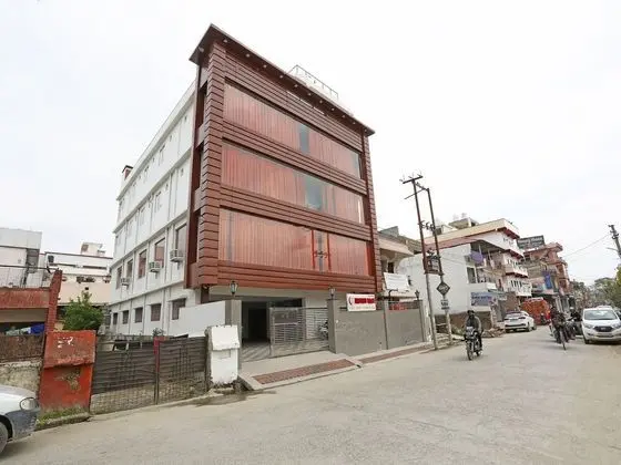 OYO 33014 Bhagwati Palace Guest House - Dış Mekan