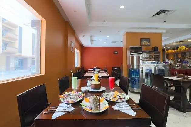 OYO 332 Syaj Hotel - Yerinde Yemek