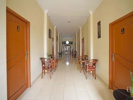 OYO 335 Wisma Empat Lima Syariah - İç Mekan