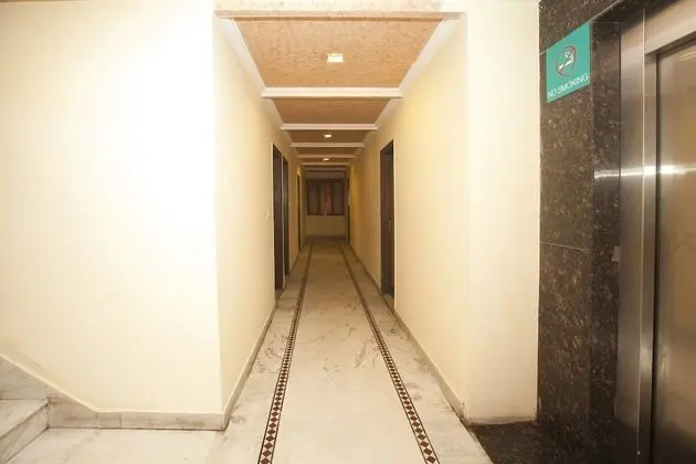 OYO 337 Hotel Anand - İç Mekan
