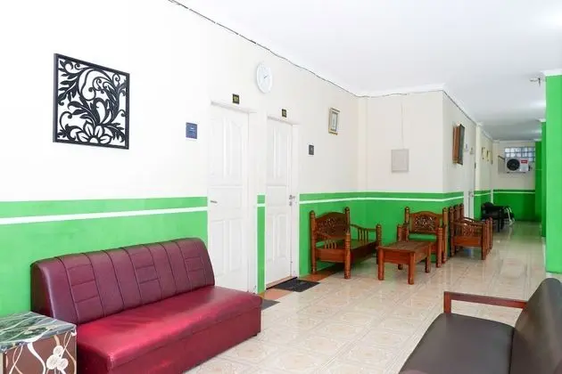 OYO 338 Guest House Omah Manahan Syariah - Lobi