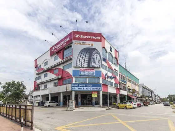 OYO 340 Comfort Hotel